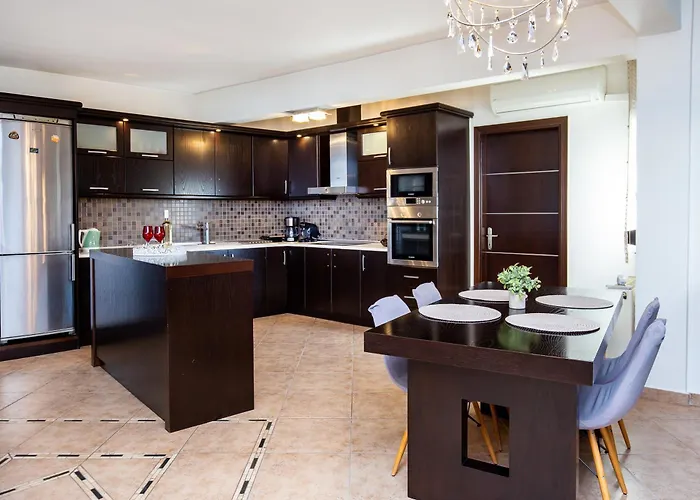 Apartament Aura House