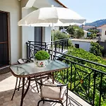 Aura House بوتوس