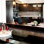 Aura House شقة *