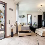 Aura House شقة بوتوس