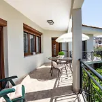 Aura House شقة بوتوس