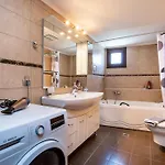 Aura House بوتوس