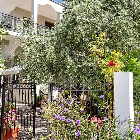 Apartmán Aura House *