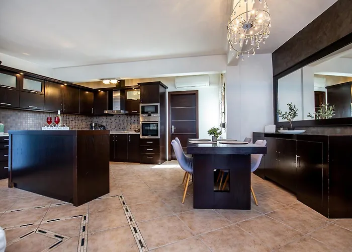 Aura House Apartmán